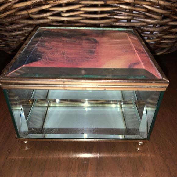 Vintage Mirrored Glass Angel/Rapheal Trinket Box - Picture 6 of 11